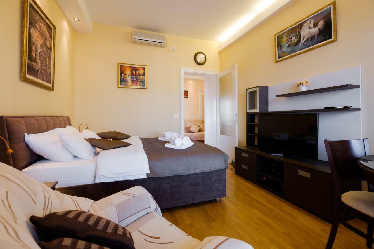 Ferienwohnung Jolie Belgrad Exterior foto