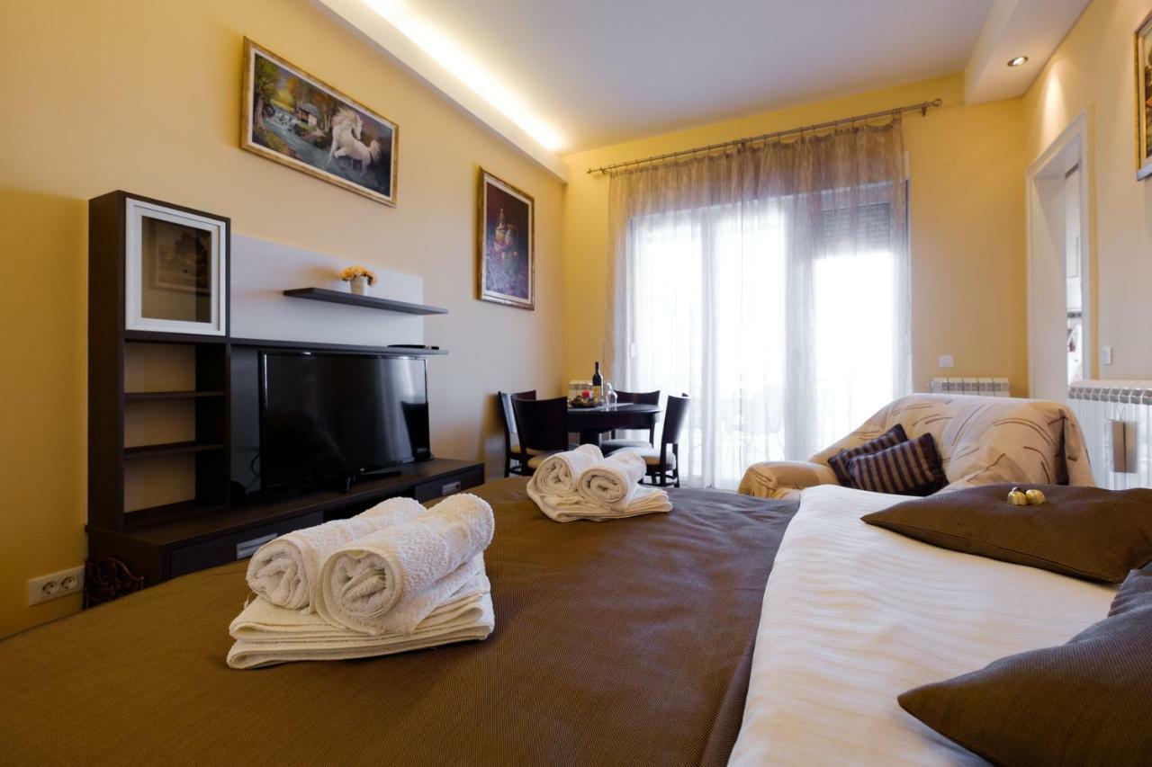 Ferienwohnung Jolie Belgrad Exterior foto